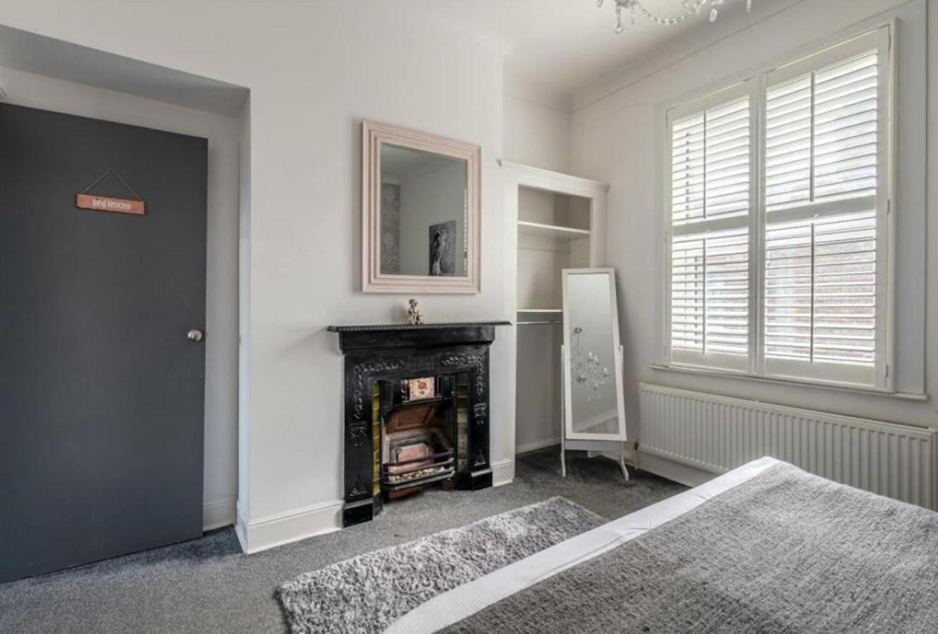 Holiday home Entire 2-bedroom House With Garden York