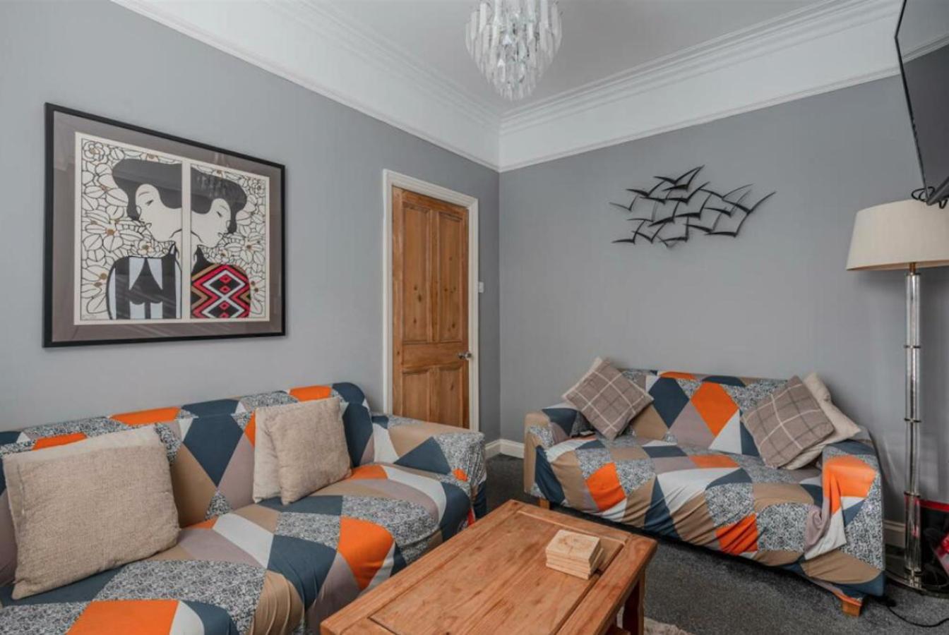 Entire 2-bedroom House With Garden York