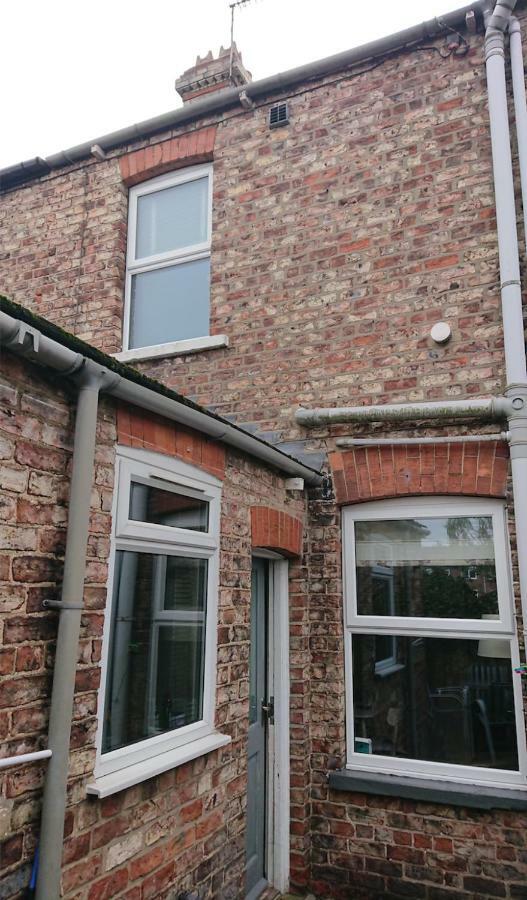 Entire 2-bedroom House With Garden York